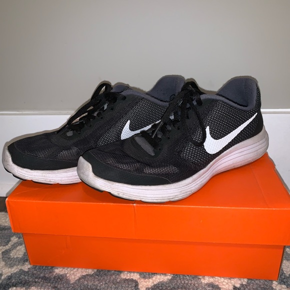 Nike Revolution 3 - Picture 4 of 5